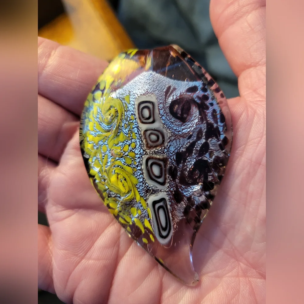 Source‎ Unknown Colorful Glass Pendant Necklace Set